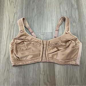 Comfort Choice Lace Soft Cup Front Close Bra Size 42D NWOT